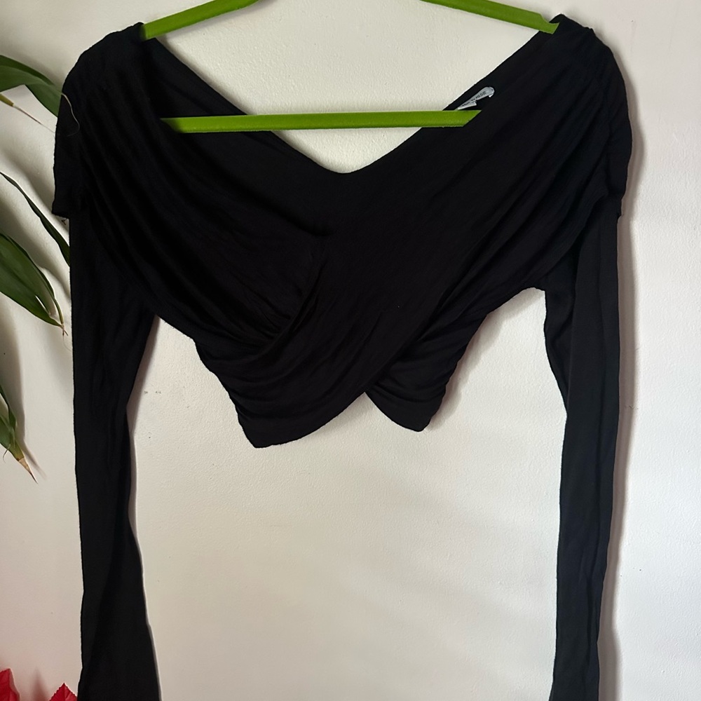 🌺 BUNDLE 4 ITEMS FOR $20 🍒
Charlotte Russe Black and White Asymmetrical